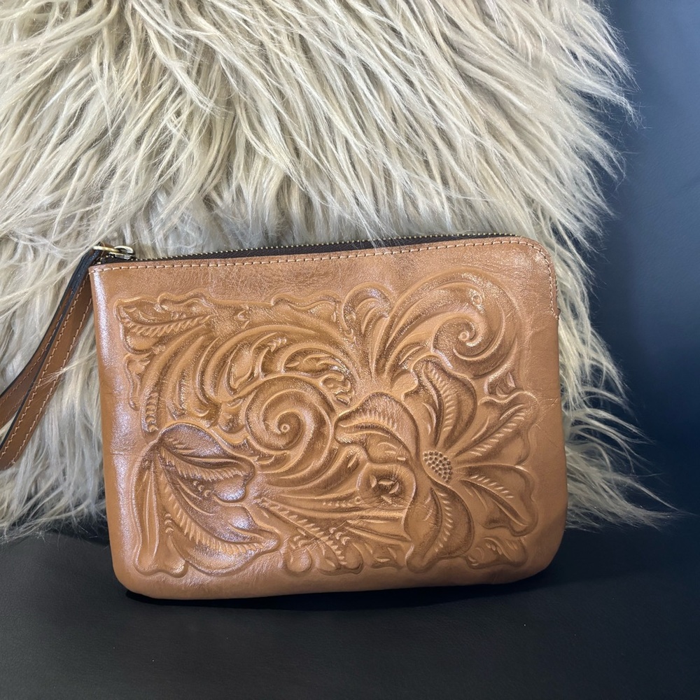 Patricia Nash Cassini wristlet